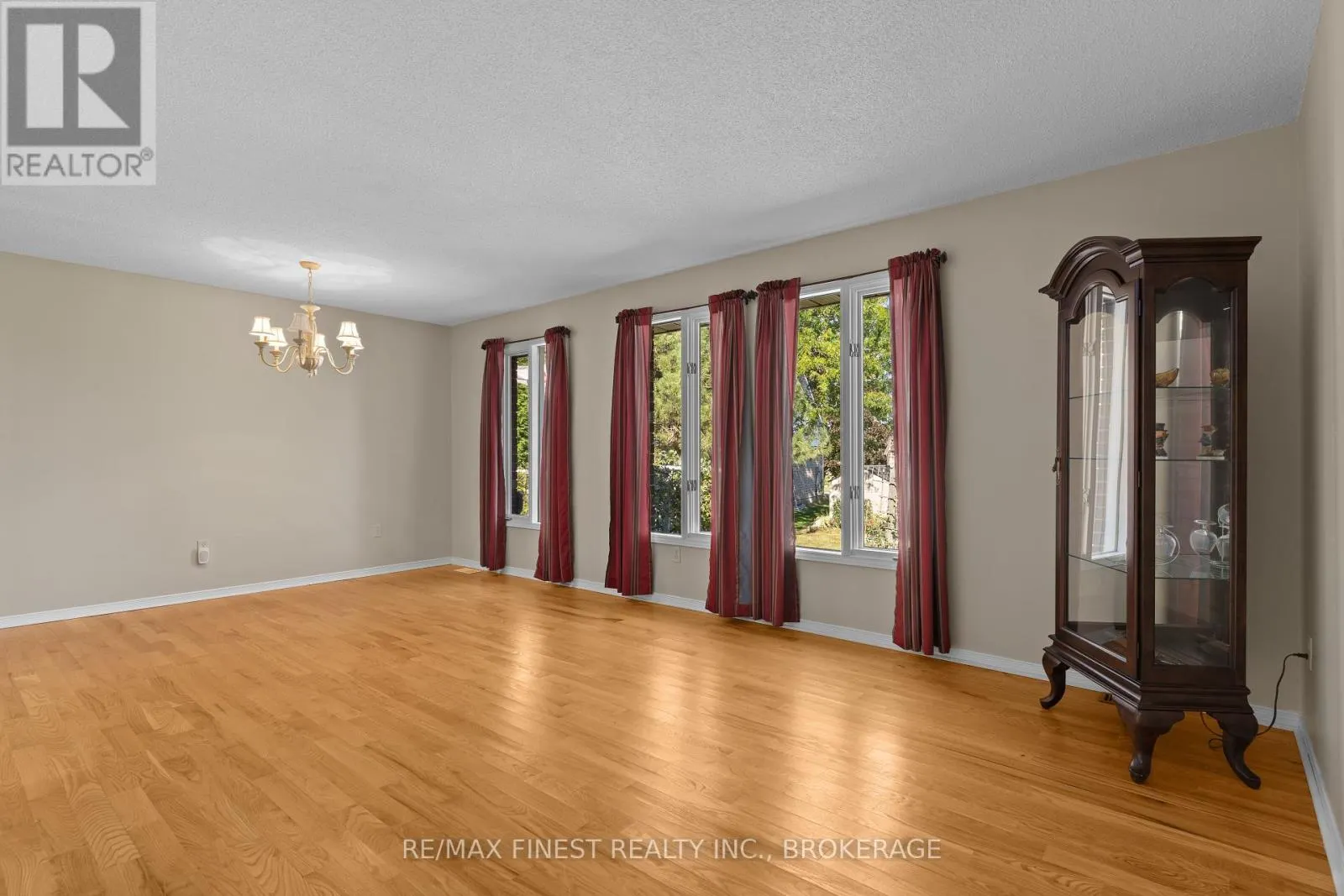 195 GREENLEES DRIVE