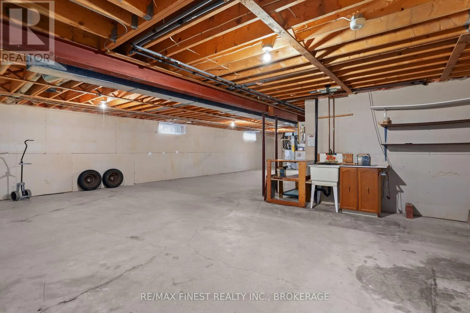 195 GREENLEES DRIVE