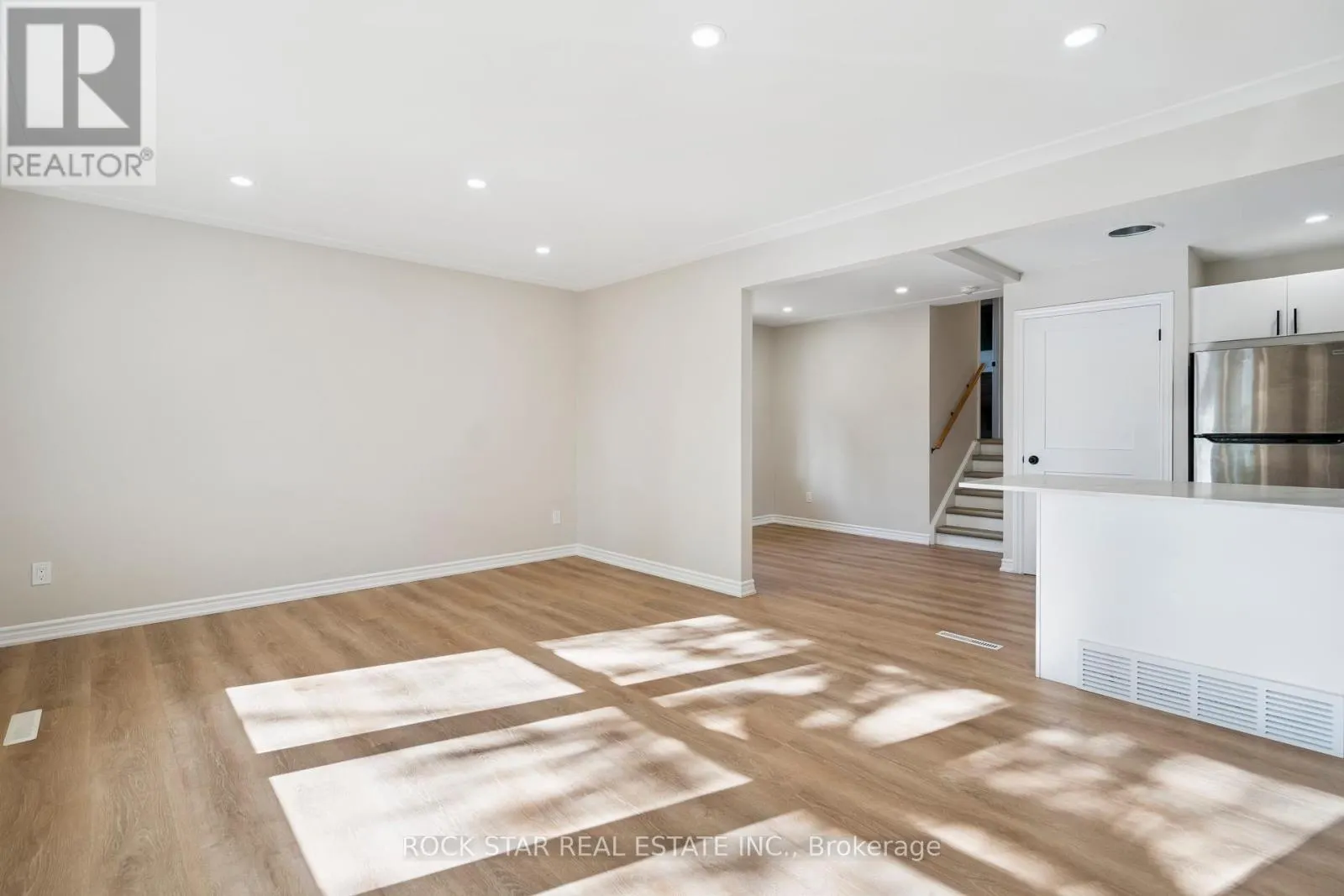 10 SYCAMORE STREET