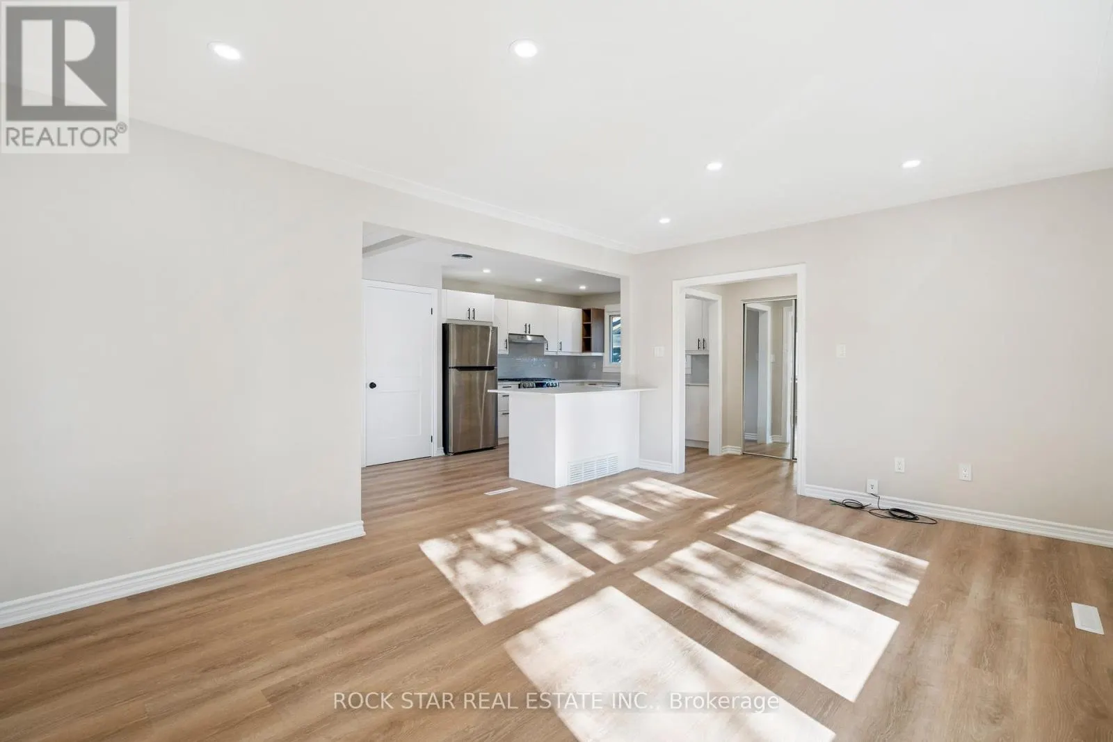 10 SYCAMORE STREET