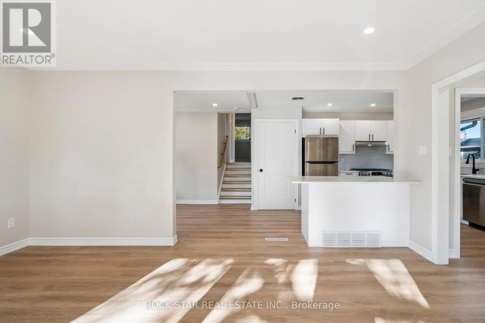 10 SYCAMORE STREET