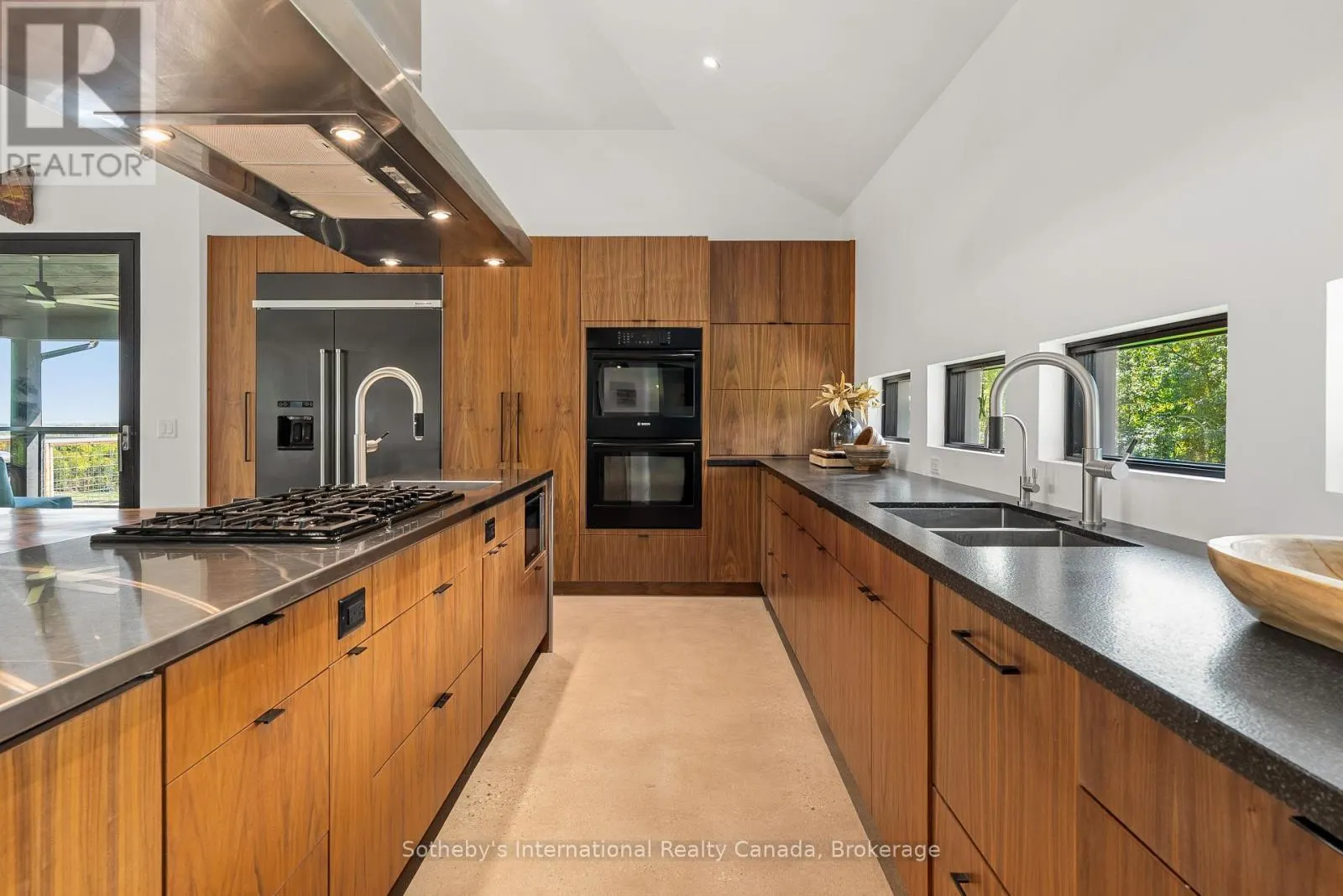 589903 GREY ROAD 19