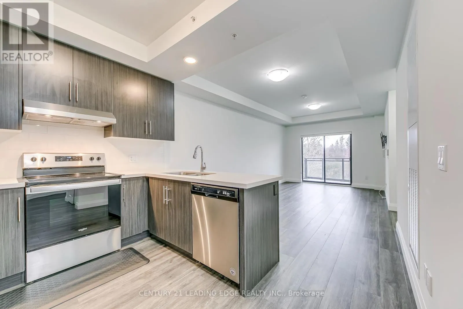 302 - 30 HAMILTON STREET