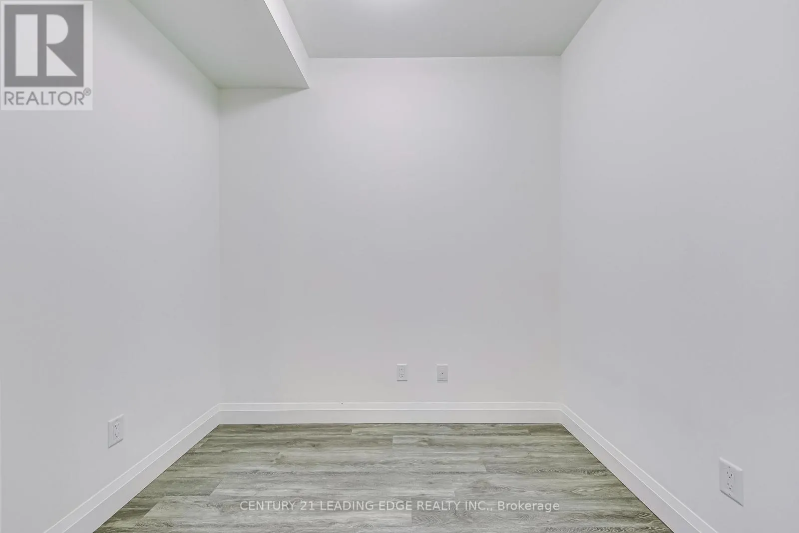302 - 30 HAMILTON STREET