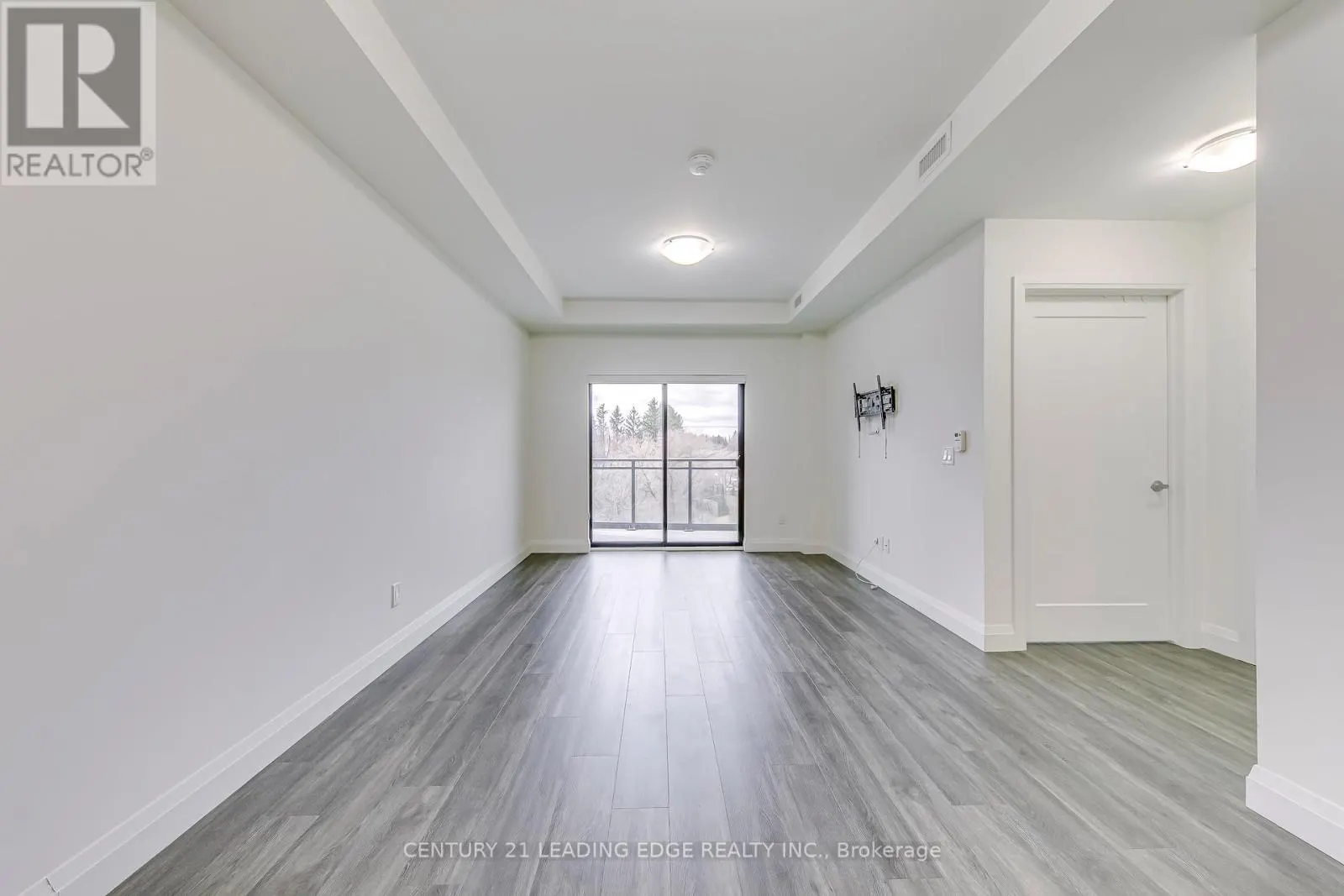 302 - 30 HAMILTON STREET
