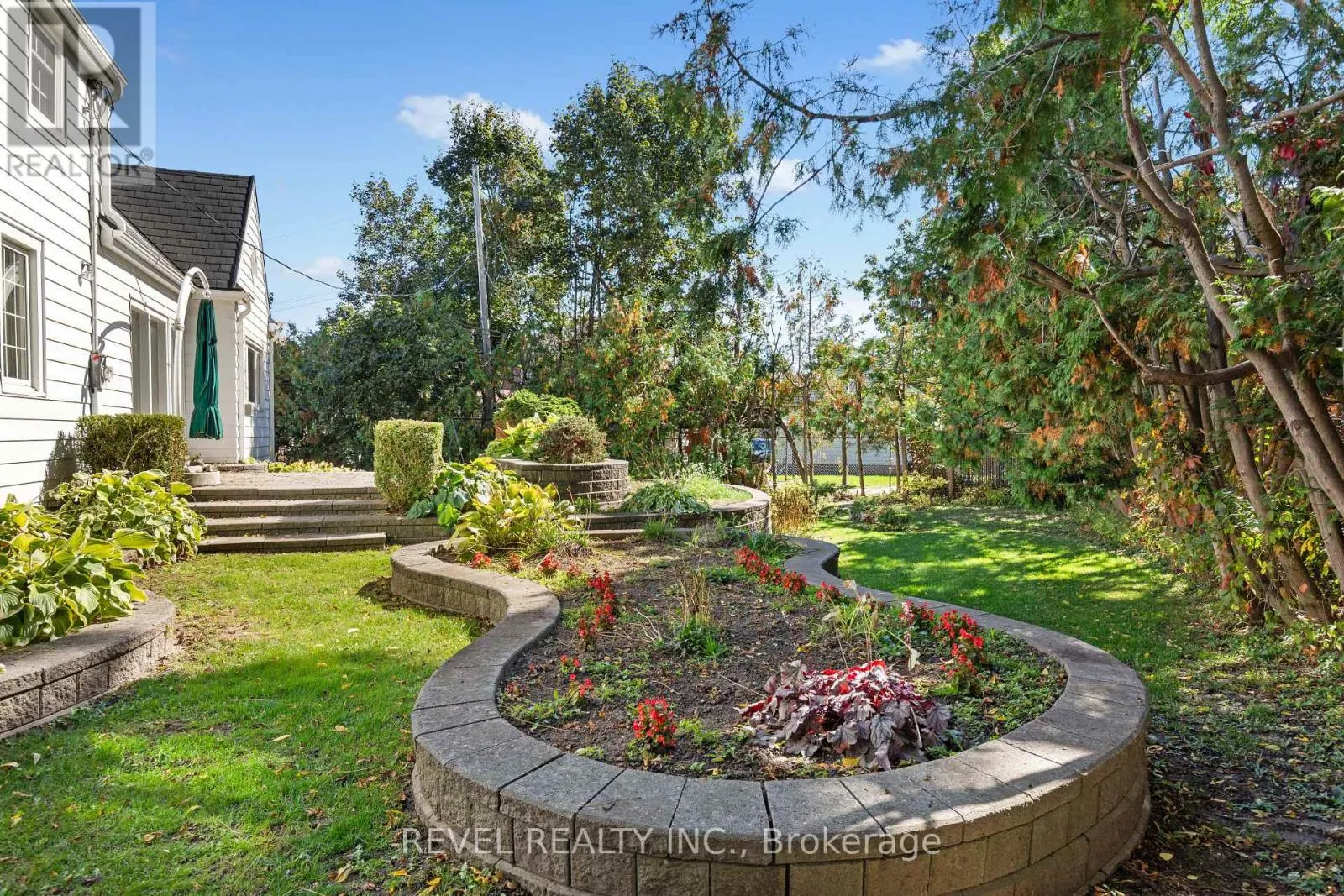 13 SYLVAN CRESCENT