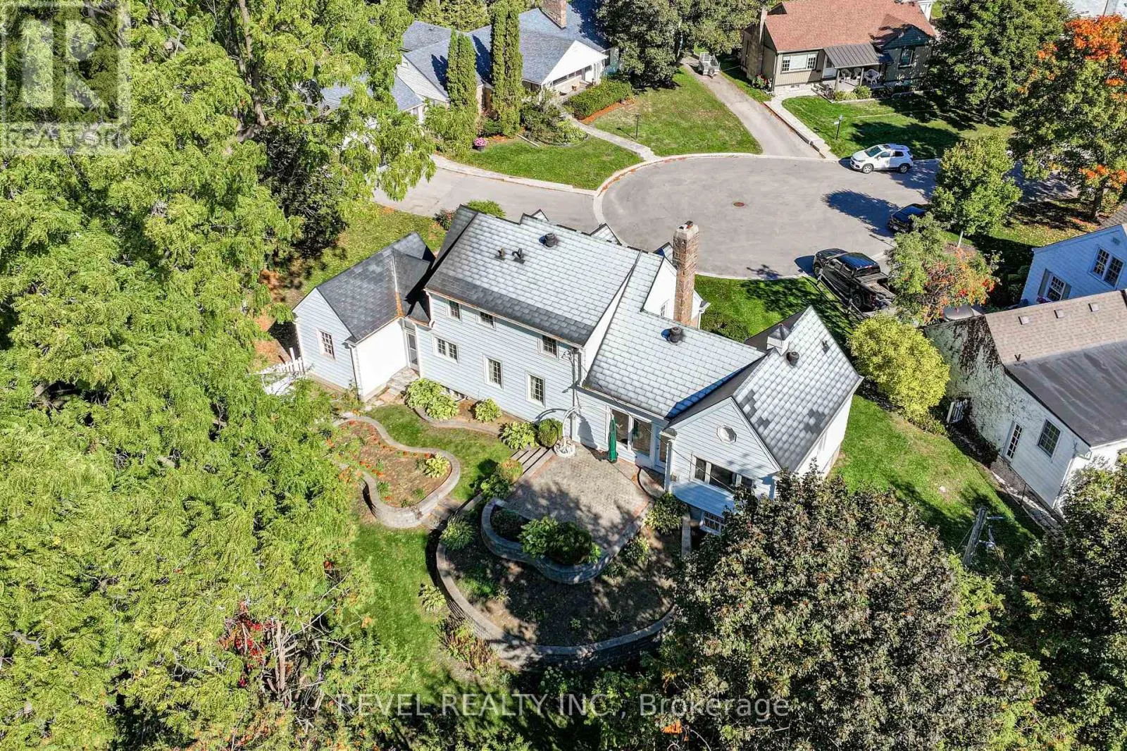 13 SYLVAN CRESCENT