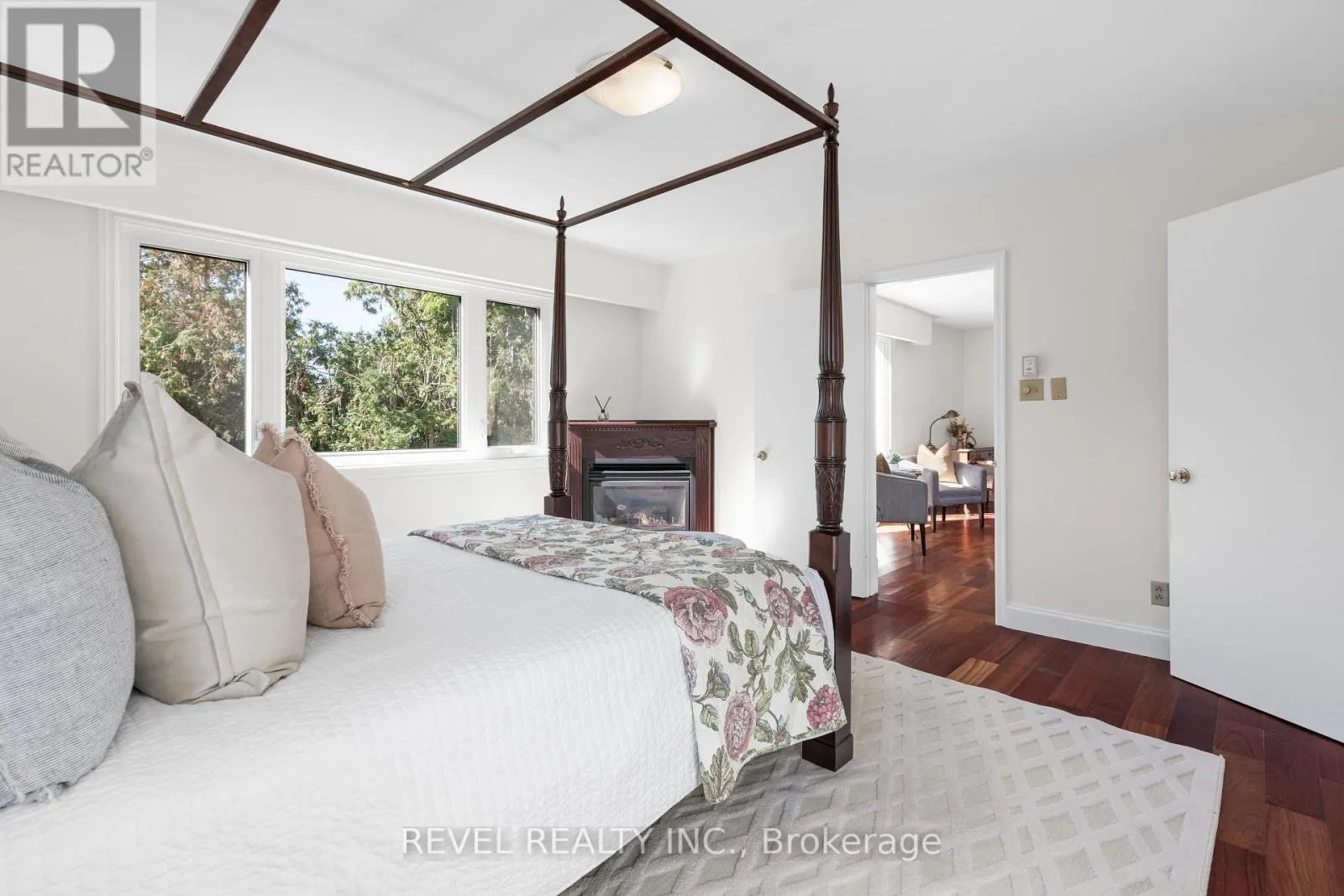 13 SYLVAN CRESCENT