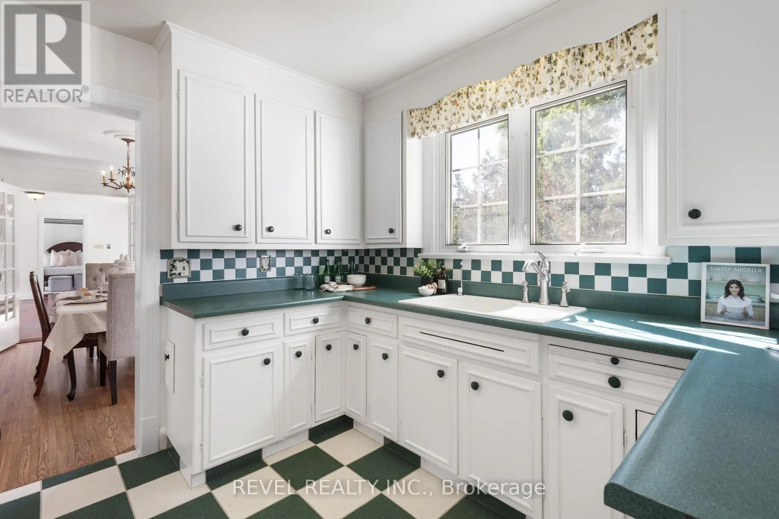 13 SYLVAN CRESCENT