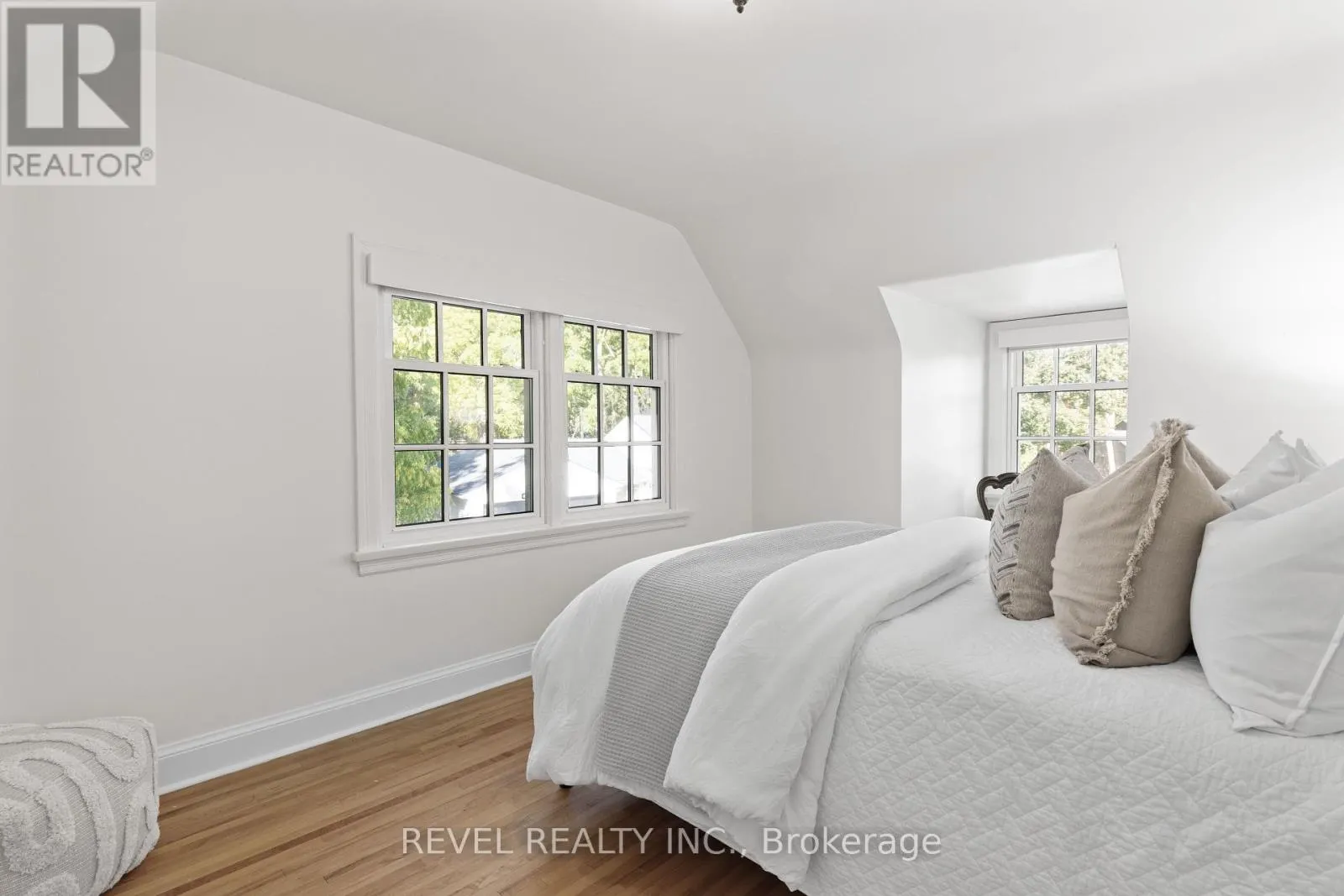 13 SYLVAN CRESCENT