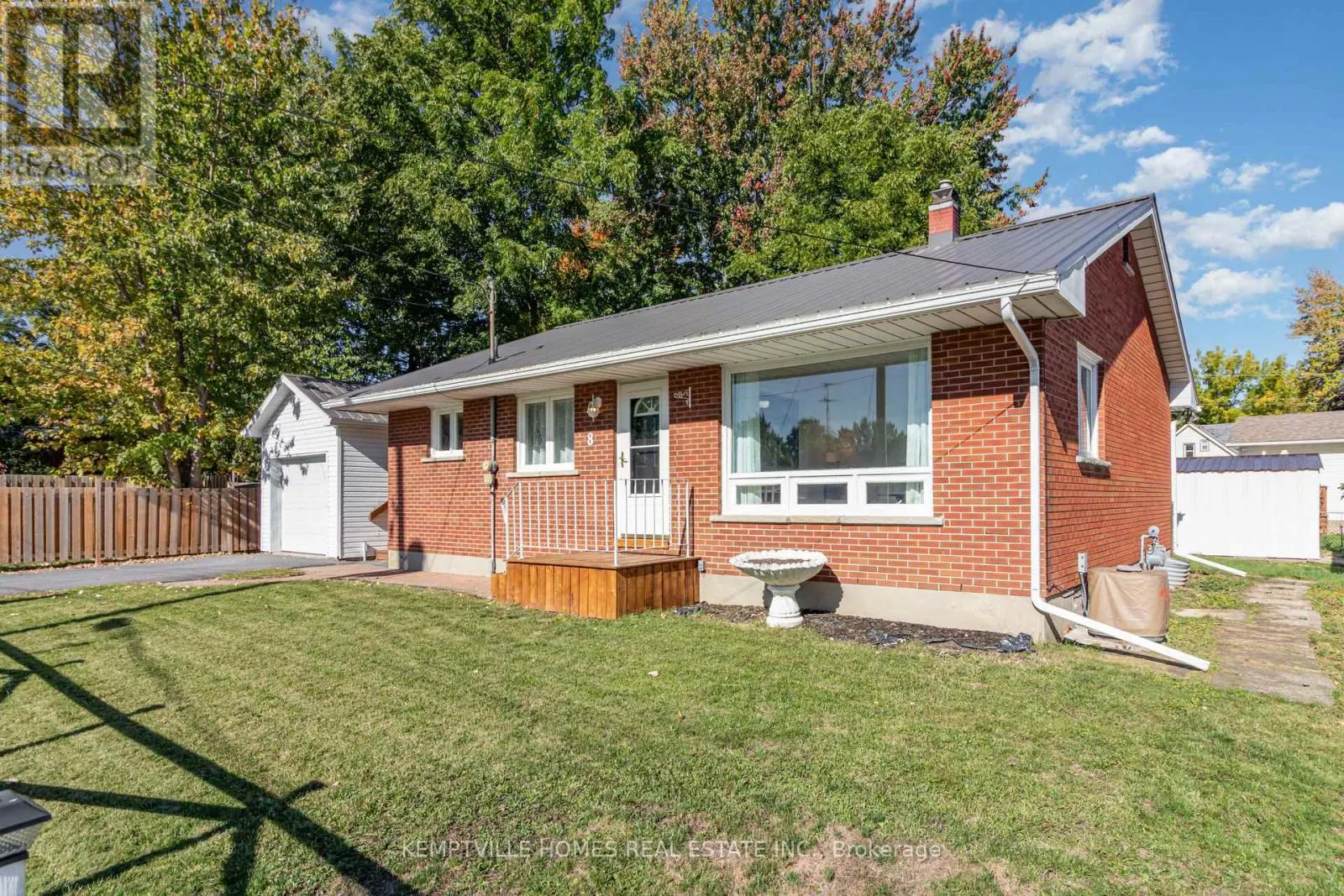 8 GIBSON LANE