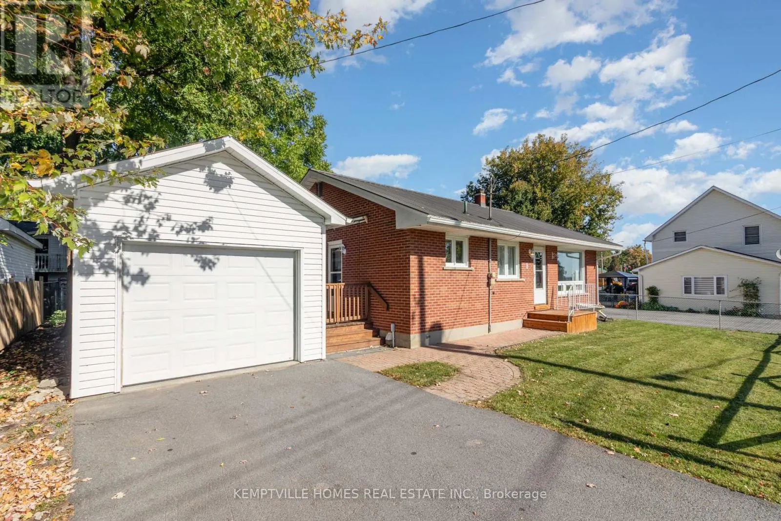 8 GIBSON LANE