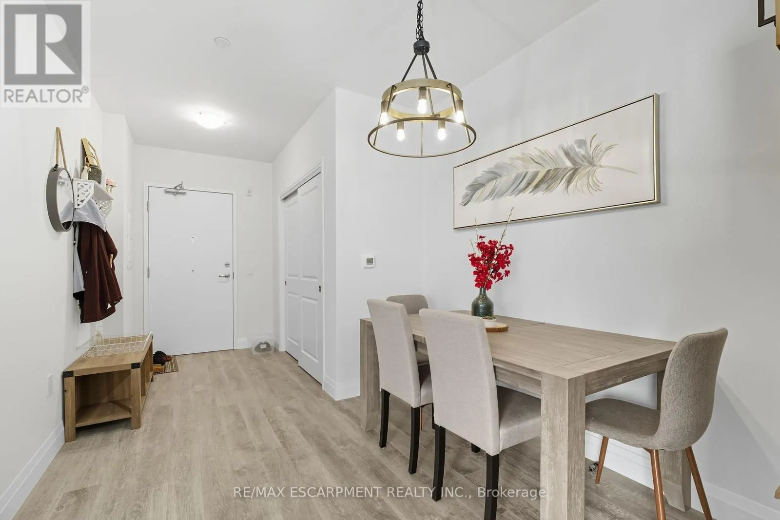 426 - 1 REDFERN AVENUE