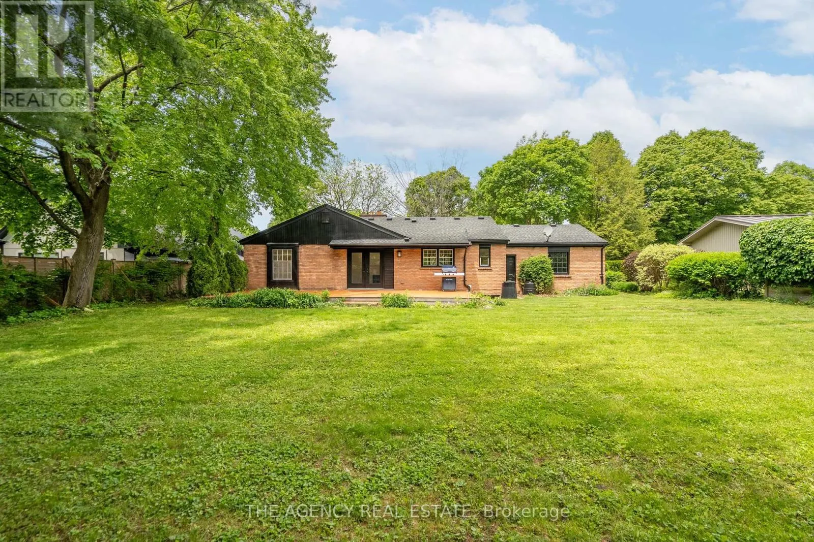 38 HUNT VILLAGE CRESCENT