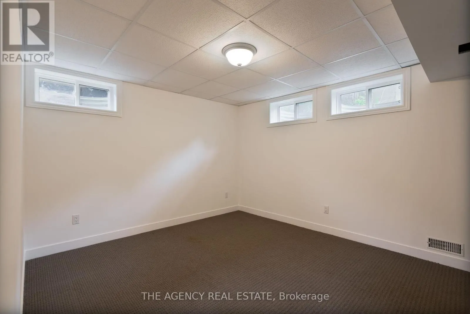 38 HUNT VILLAGE CRESCENT