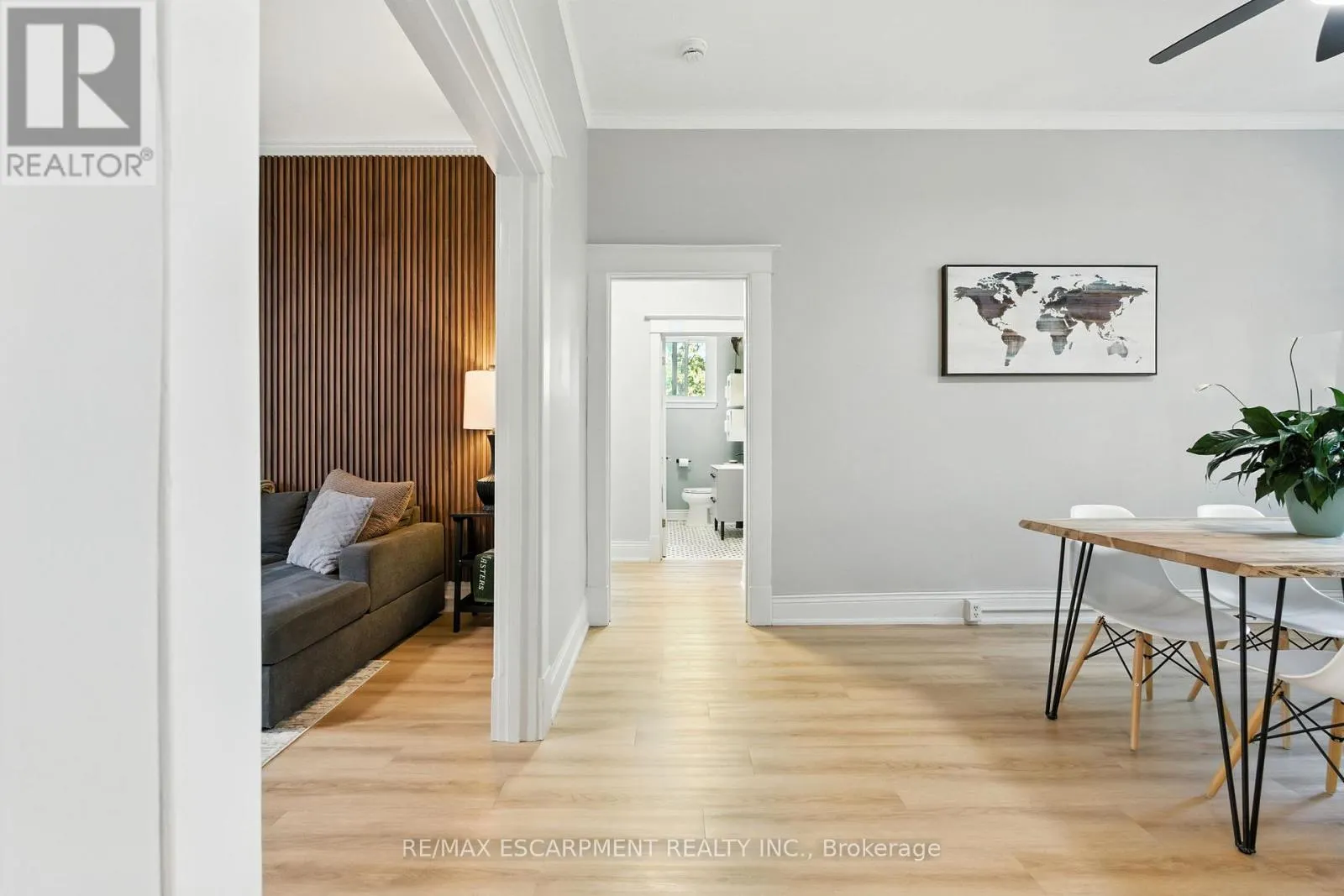 3 - 54 DUFFERIN AVENUE