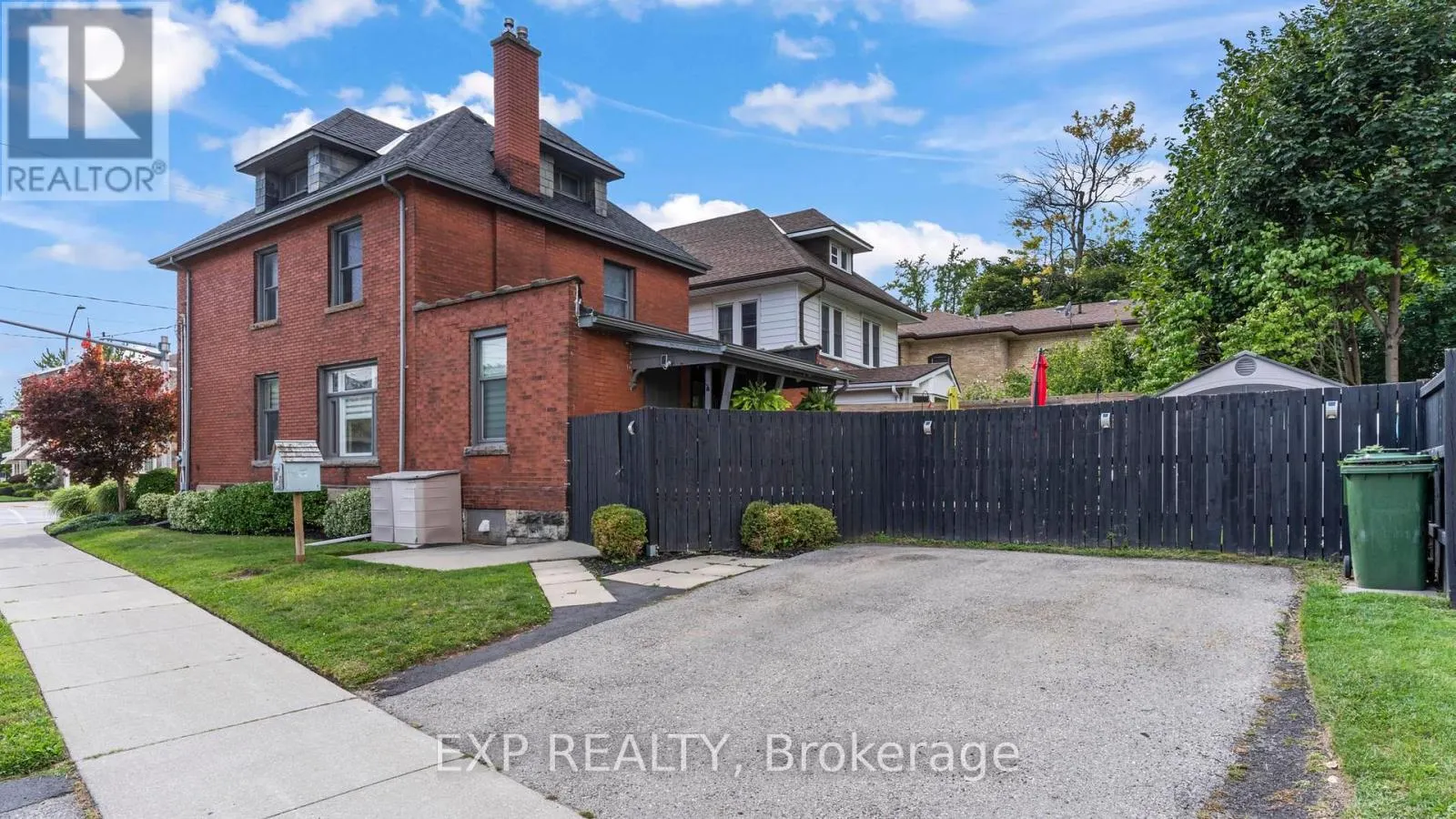 119 WELLINGTON STREET