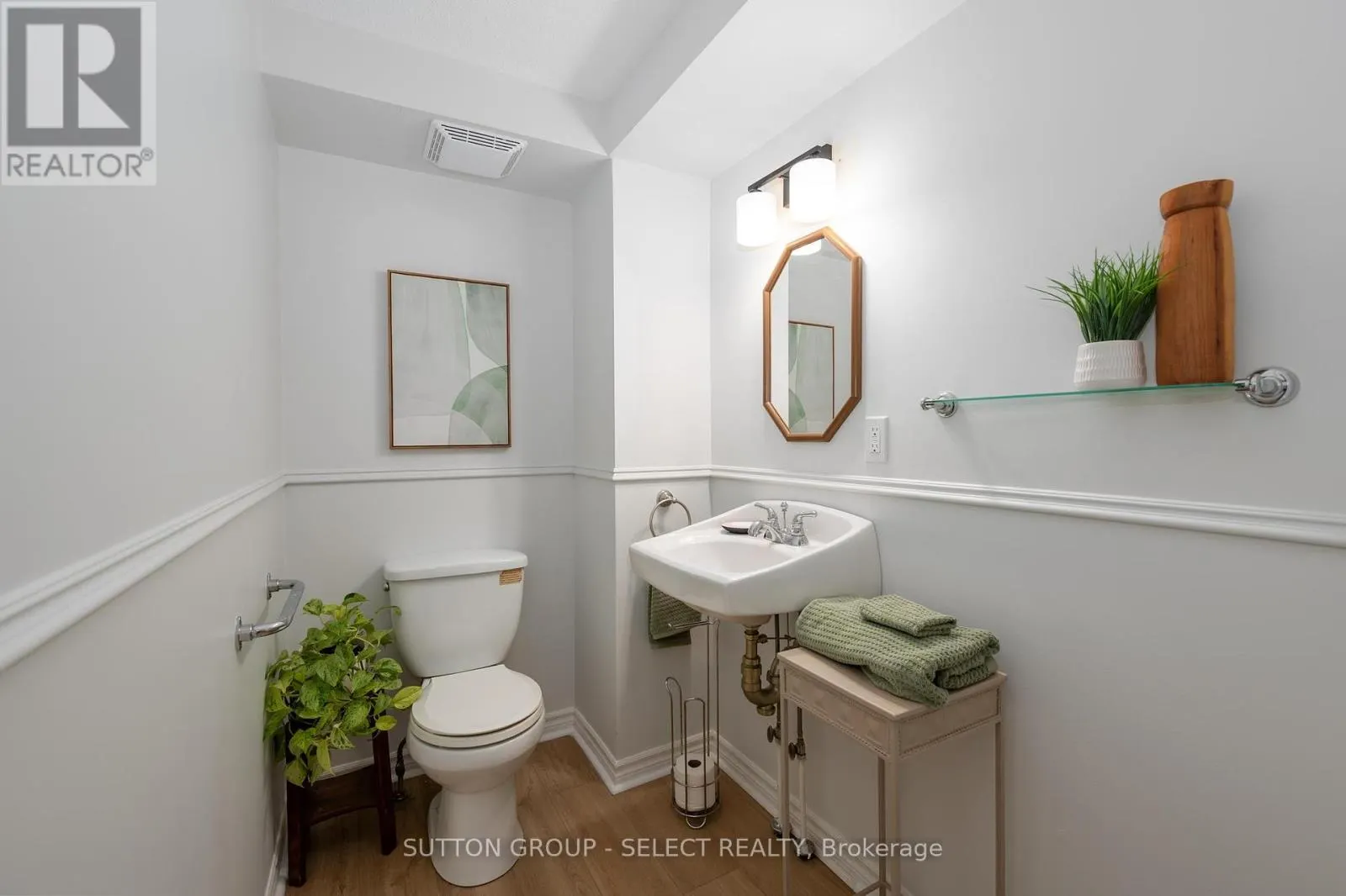 B - 608 ROYAL BEECH DRIVE, #B