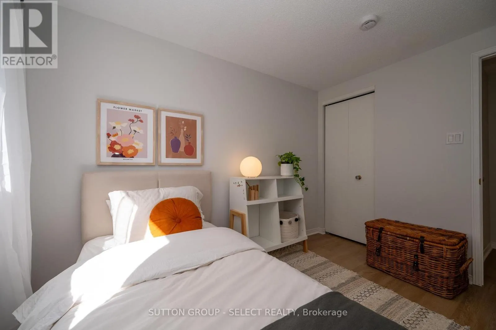 B - 608 ROYAL BEECH DRIVE, #B