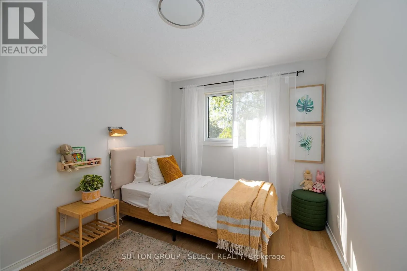 B - 608 ROYAL BEECH DRIVE, #B