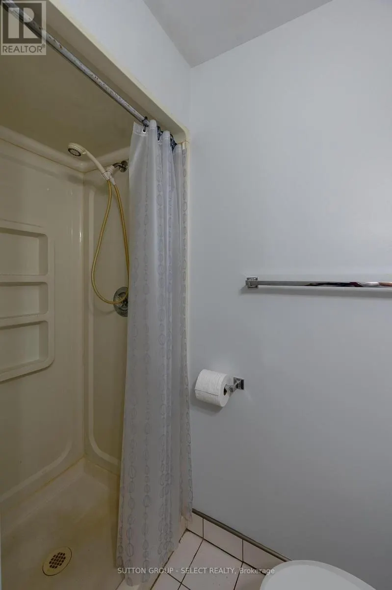 B - 608 ROYAL BEECH DRIVE, #B
