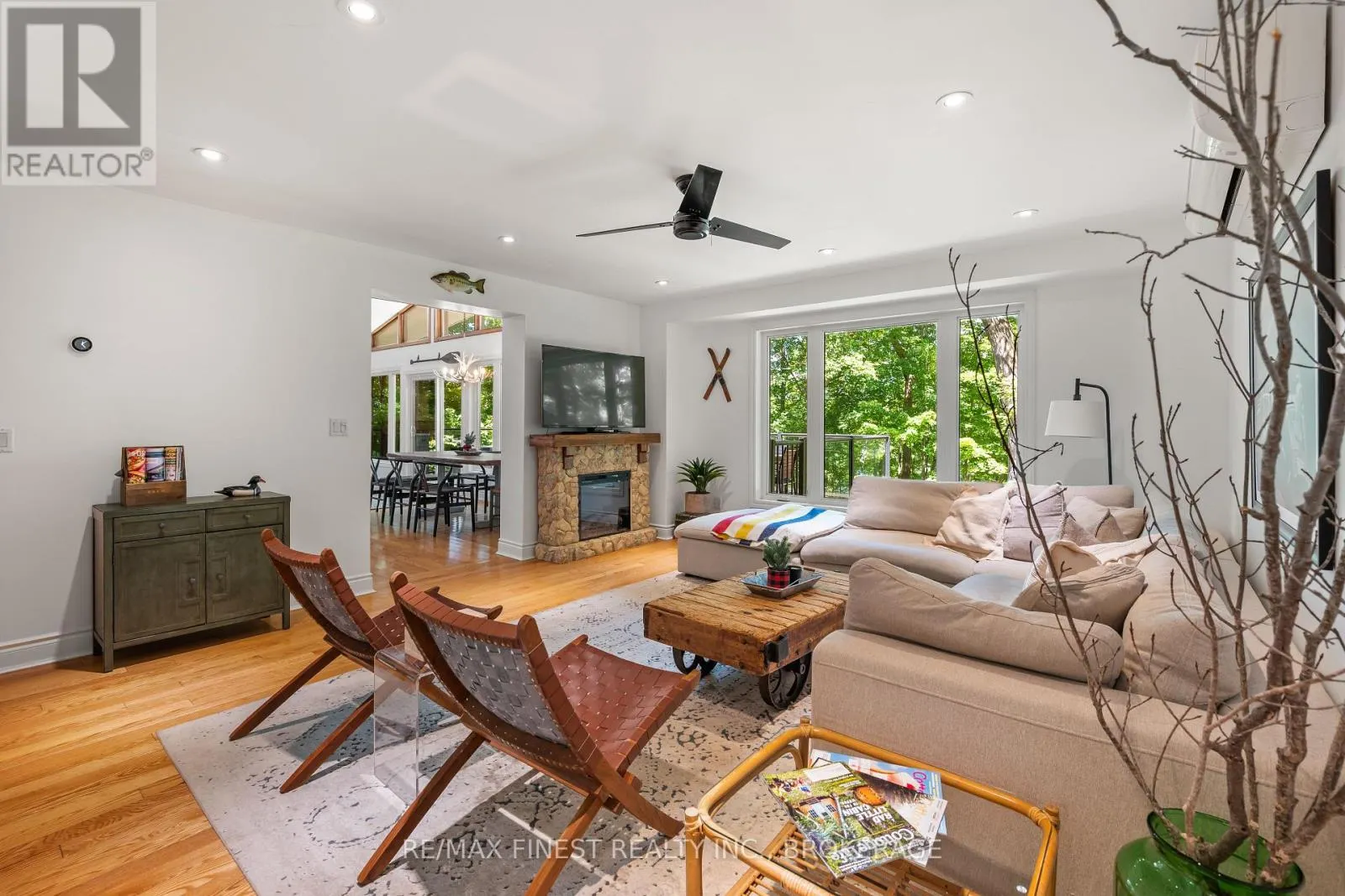 32 OAKWOOD LANE