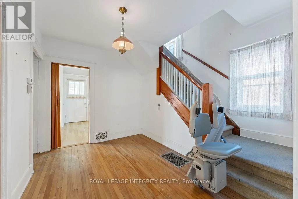 472 EDISON AVENUE