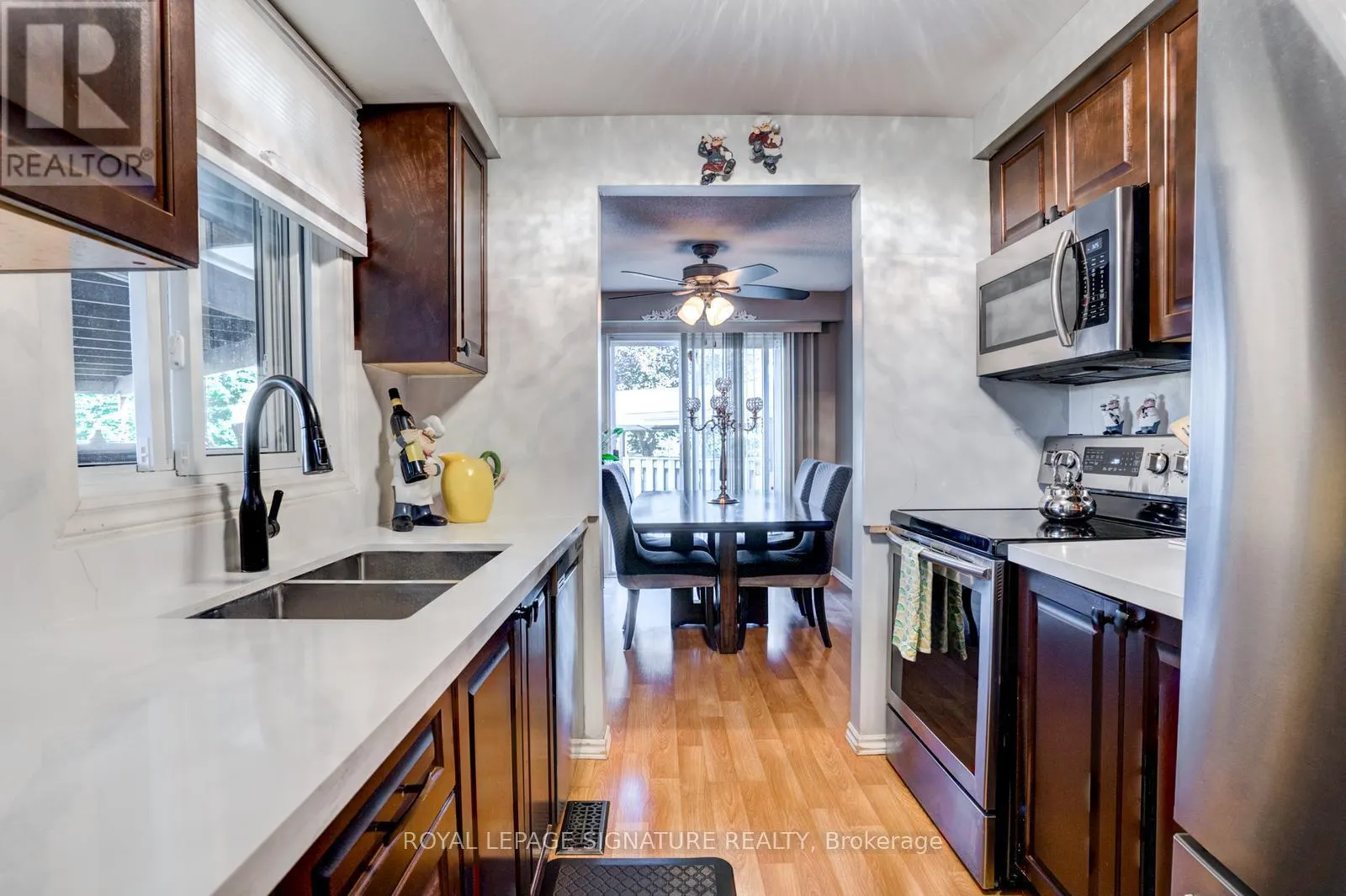23 - 415 MORGAN AVENUE