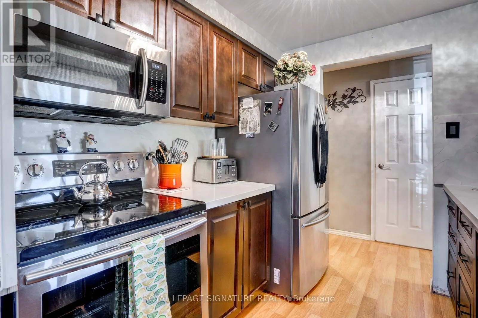 23 - 415 MORGAN AVENUE
