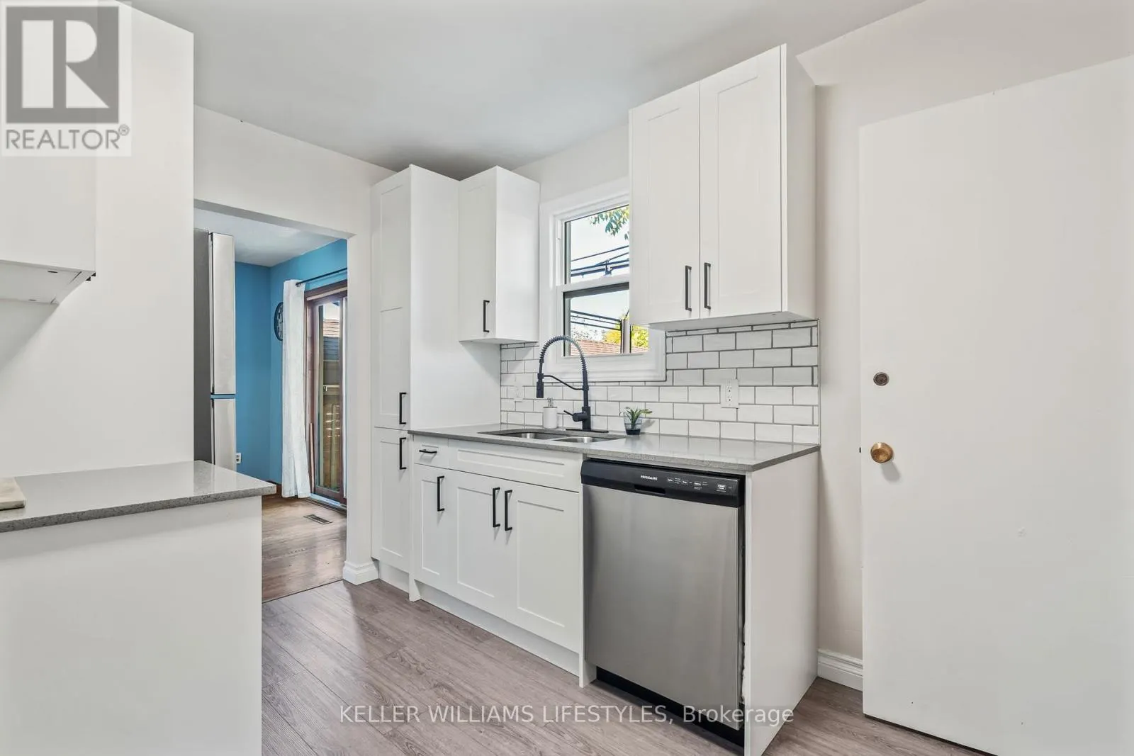 1842 DUMONT STREET