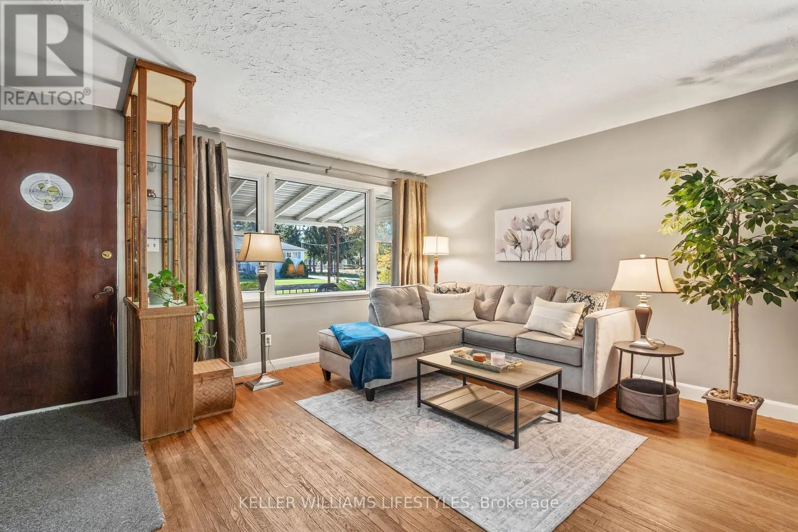 1842 DUMONT STREET