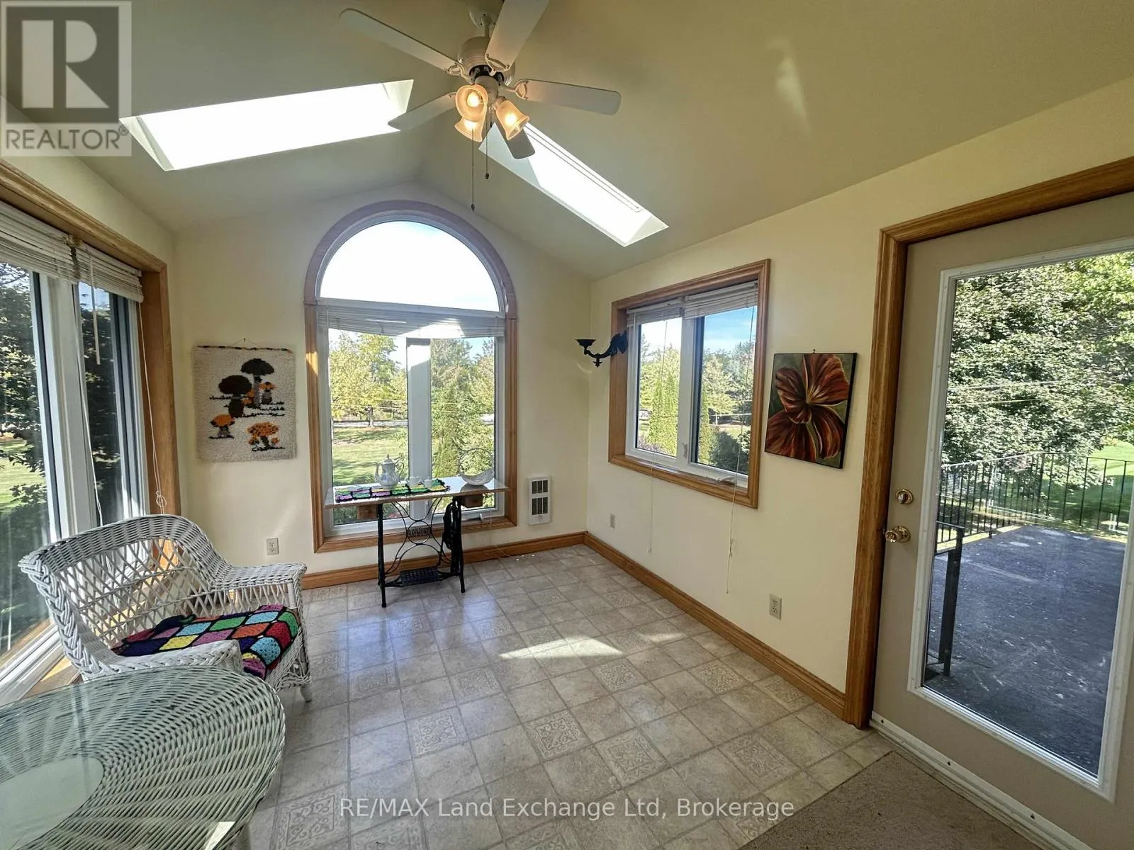 38 HILLCREST STREET W