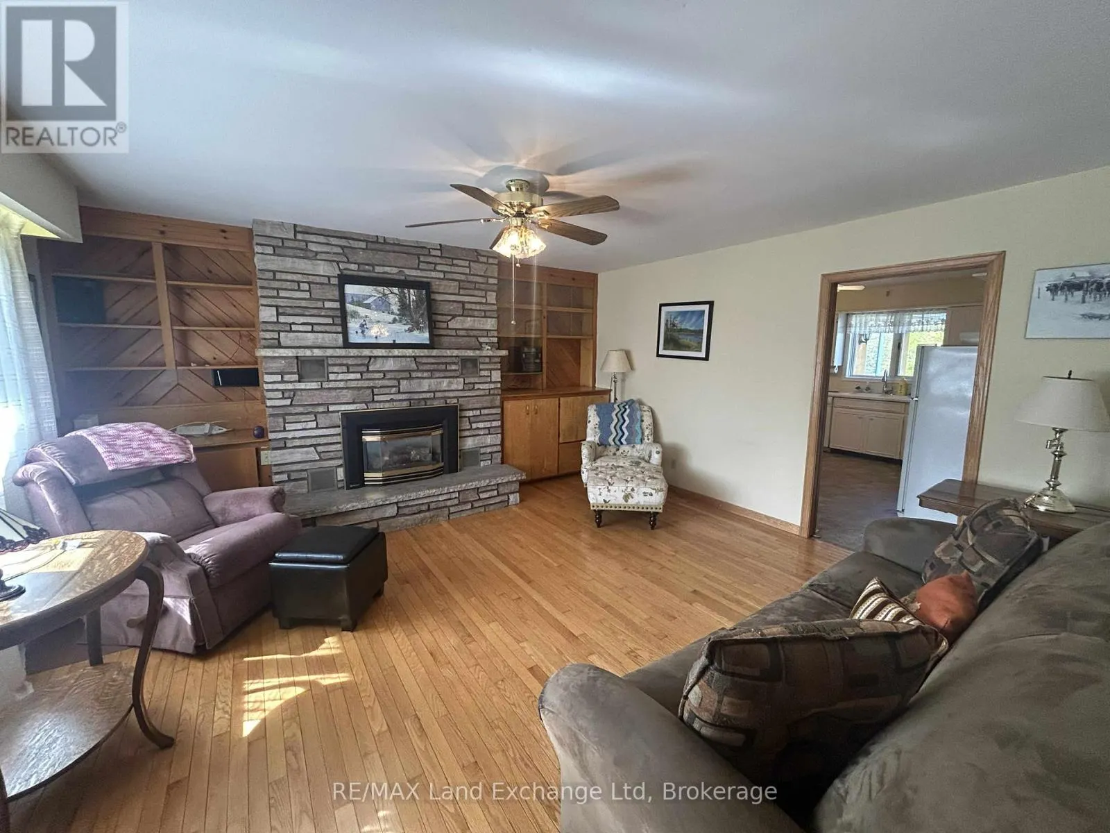 38 HILLCREST STREET W