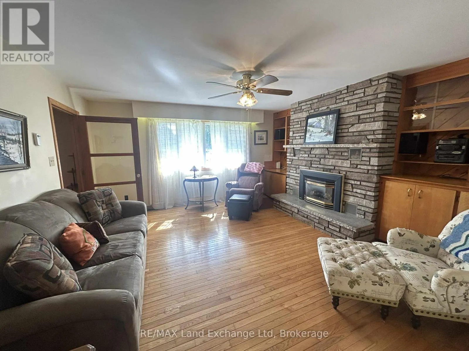 38 HILLCREST STREET W