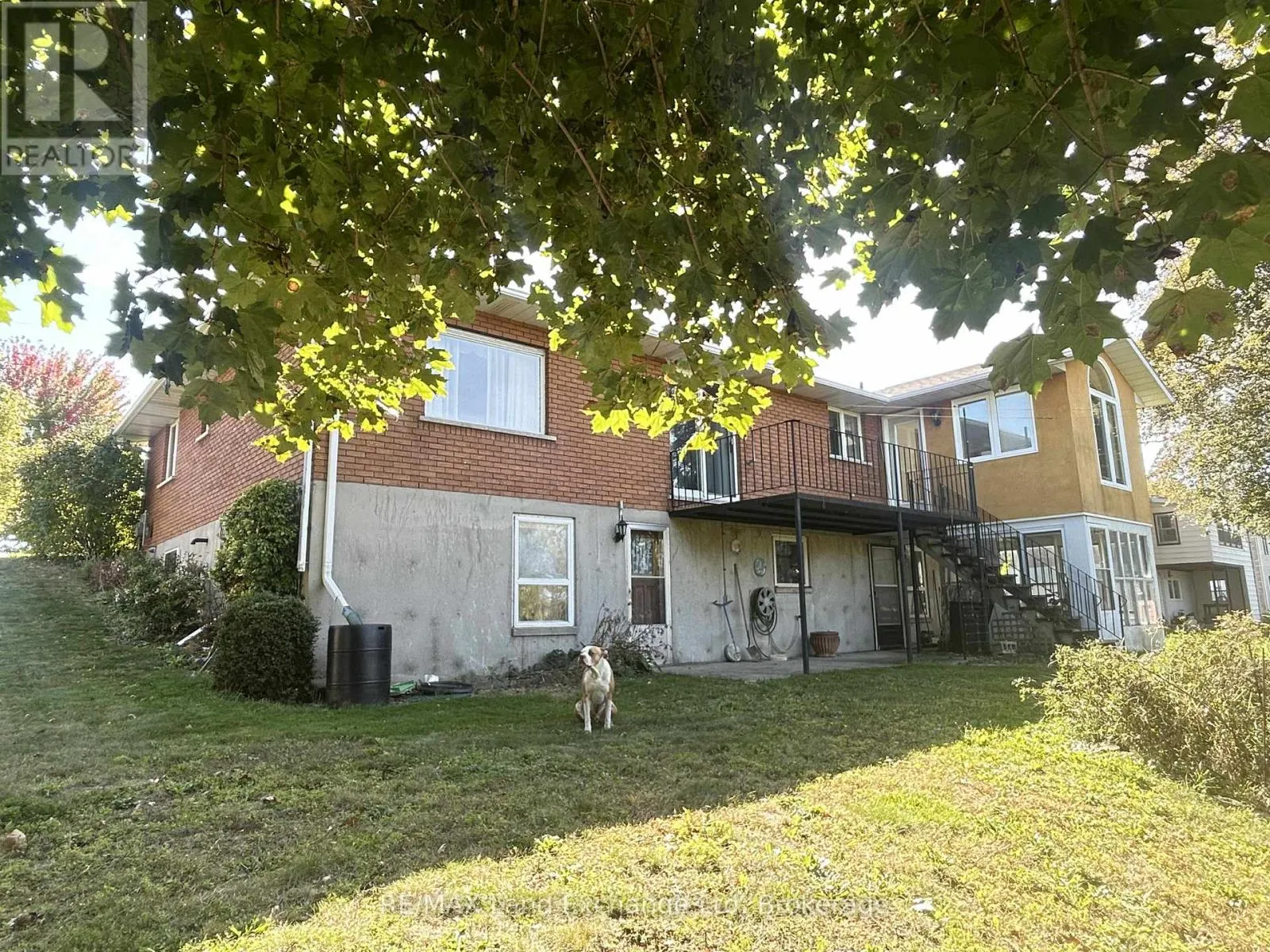 38 HILLCREST STREET W