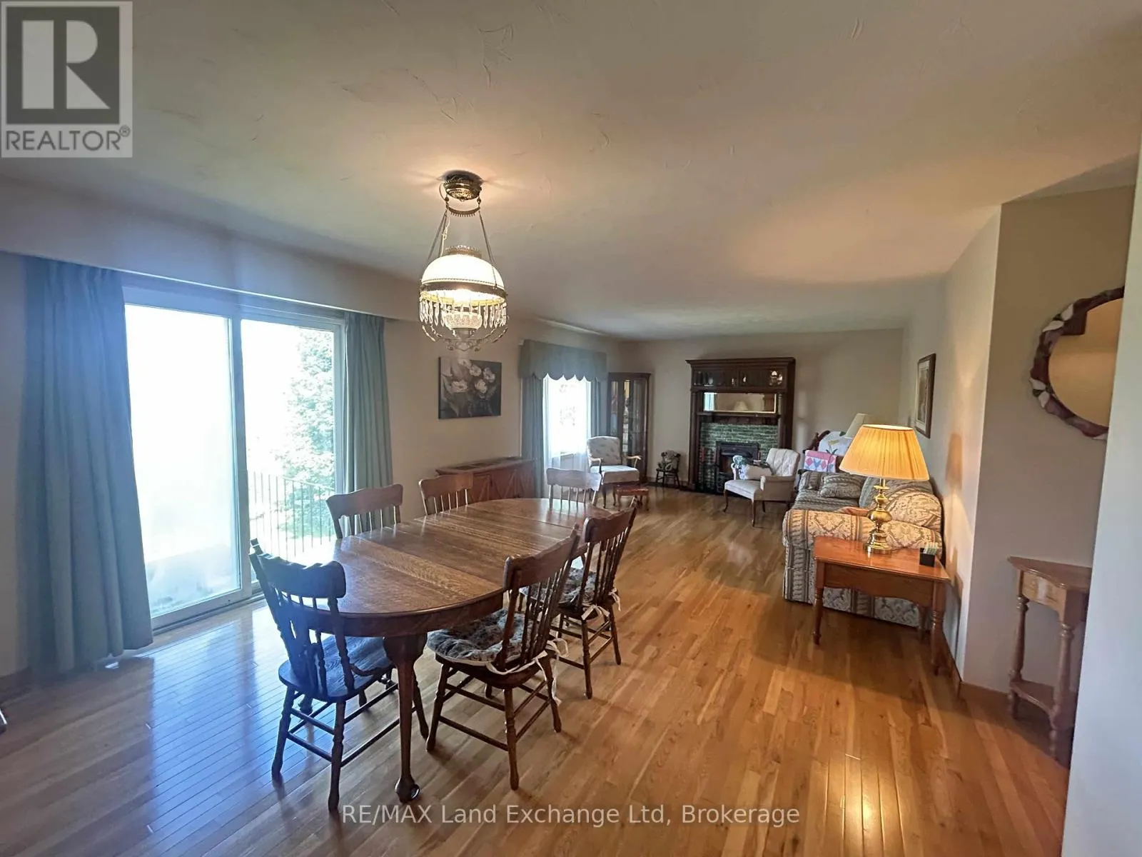 38 HILLCREST STREET W