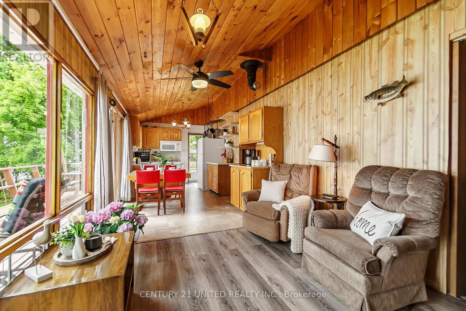 37 LAKESHORE ROAD