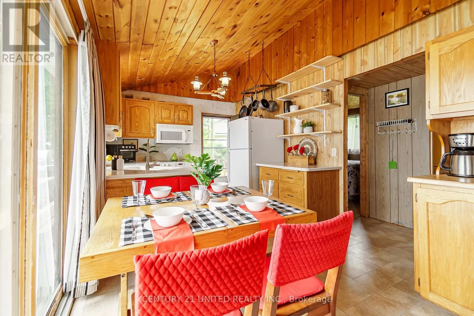 37 LAKESHORE ROAD