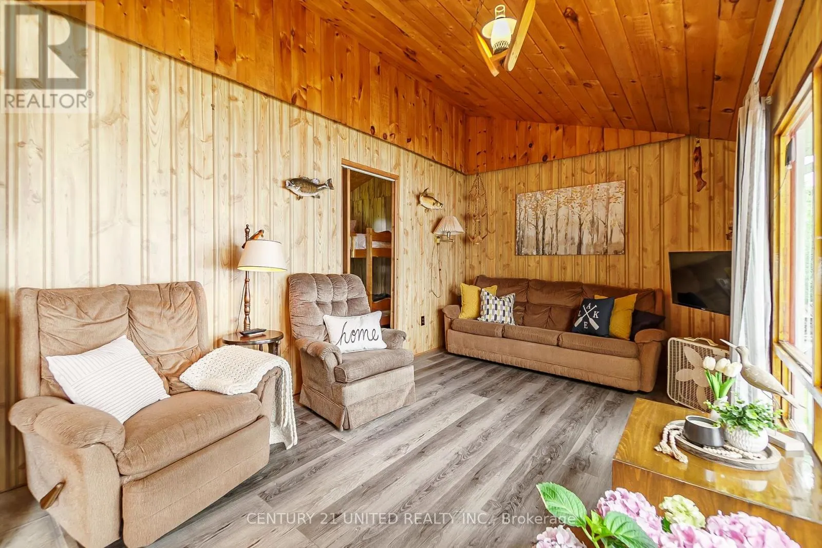 37 LAKESHORE ROAD
