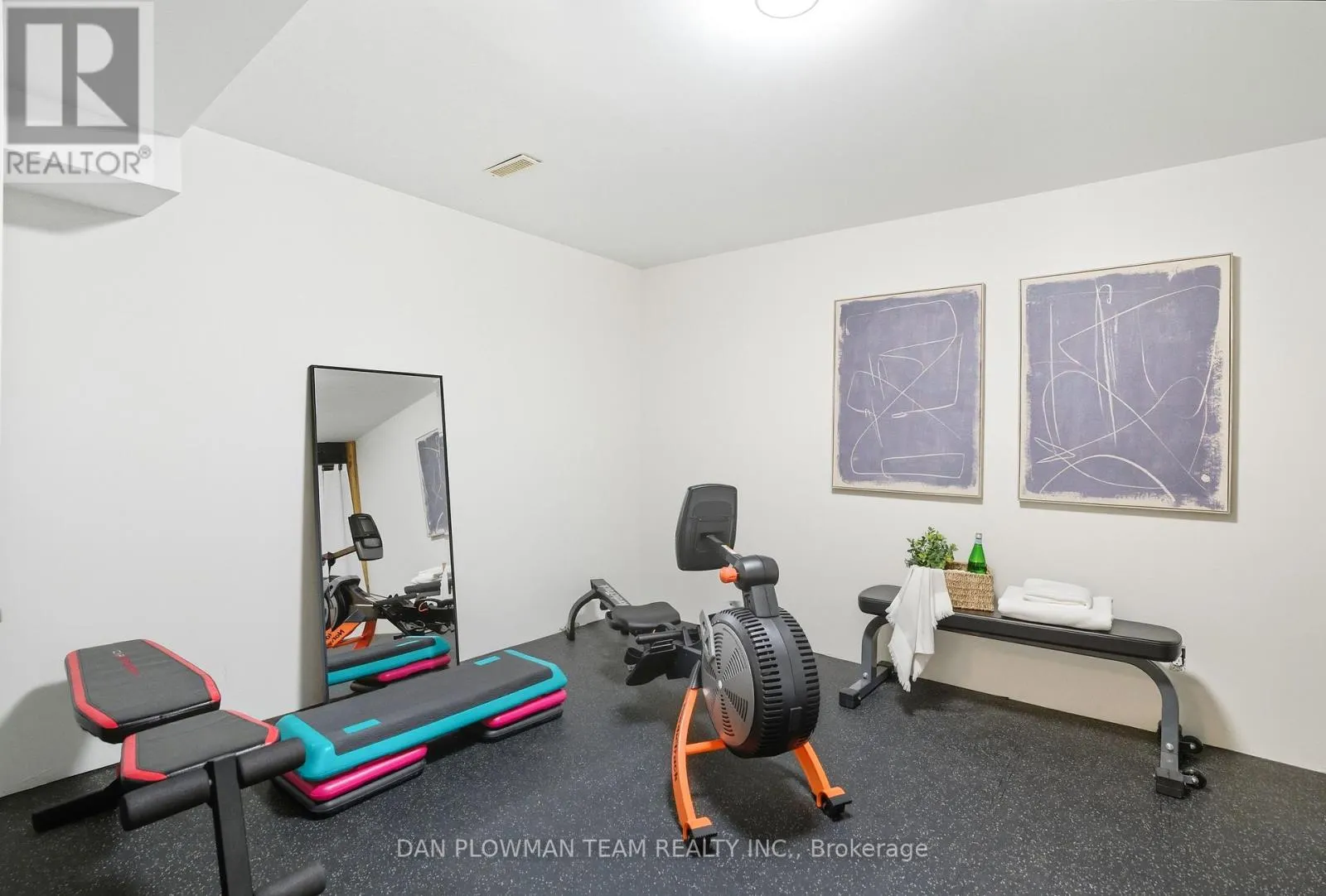 219 RUTTAN TERRACE