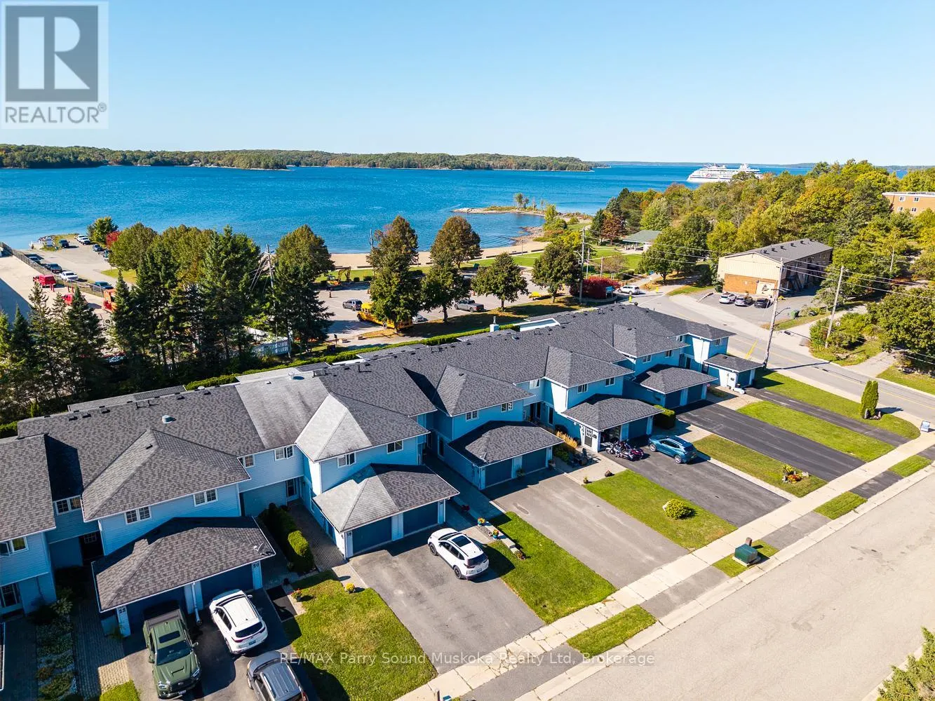 18 GEORGIAN BAY AVENUE