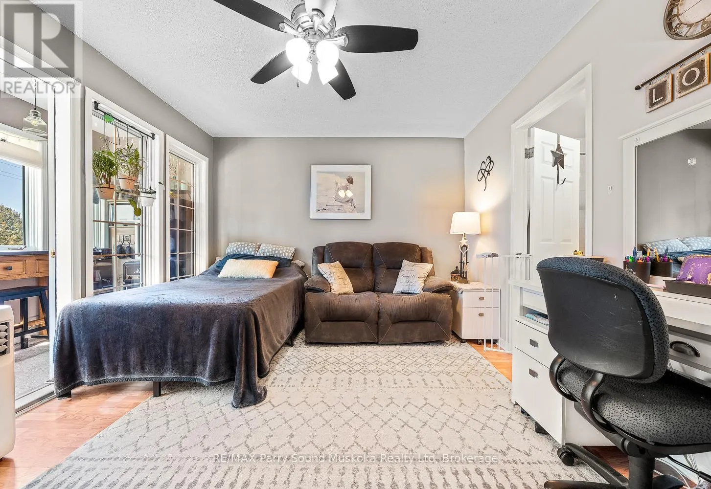 18 GEORGIAN BAY AVENUE