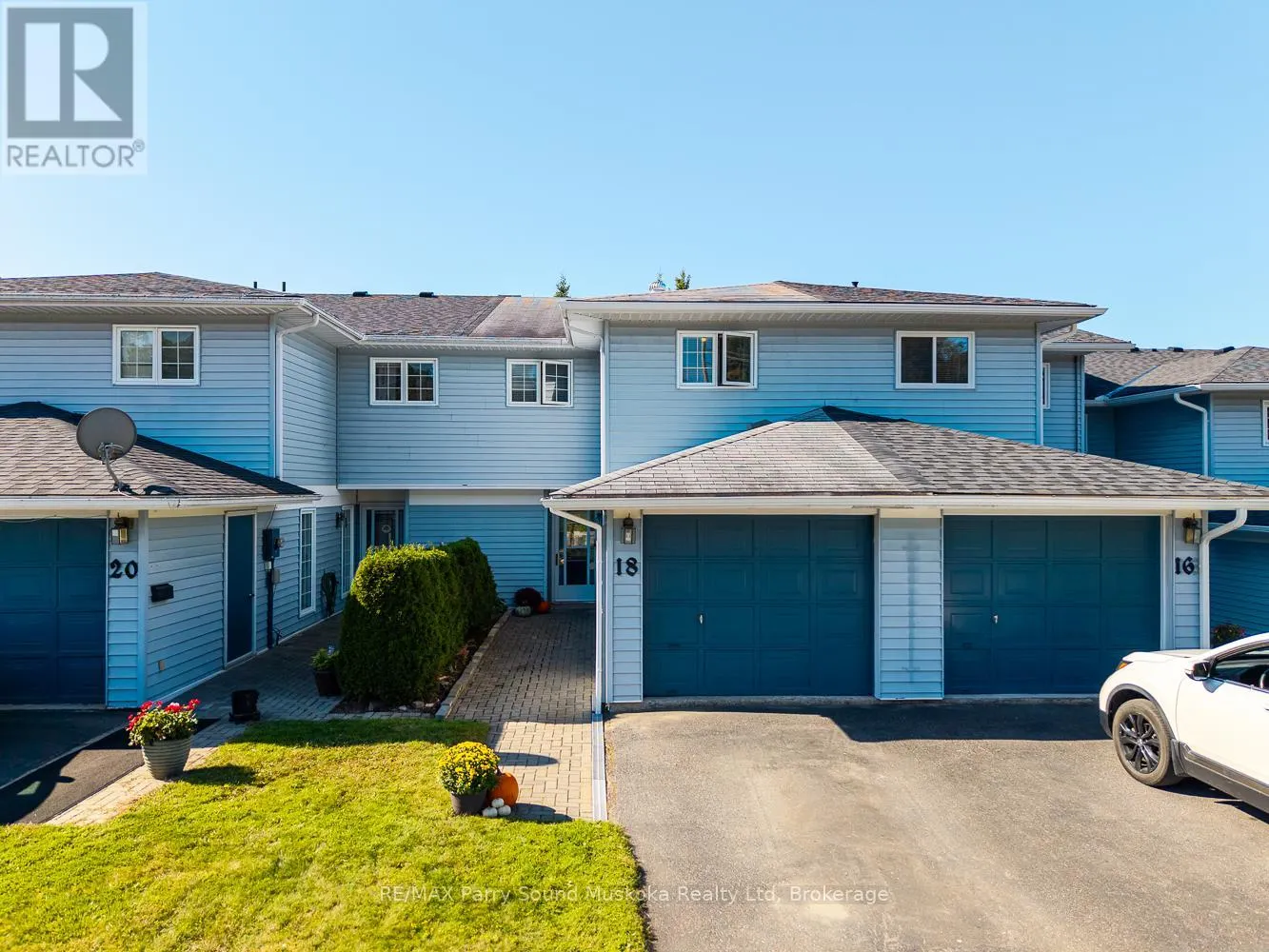 18 GEORGIAN BAY AVENUE
