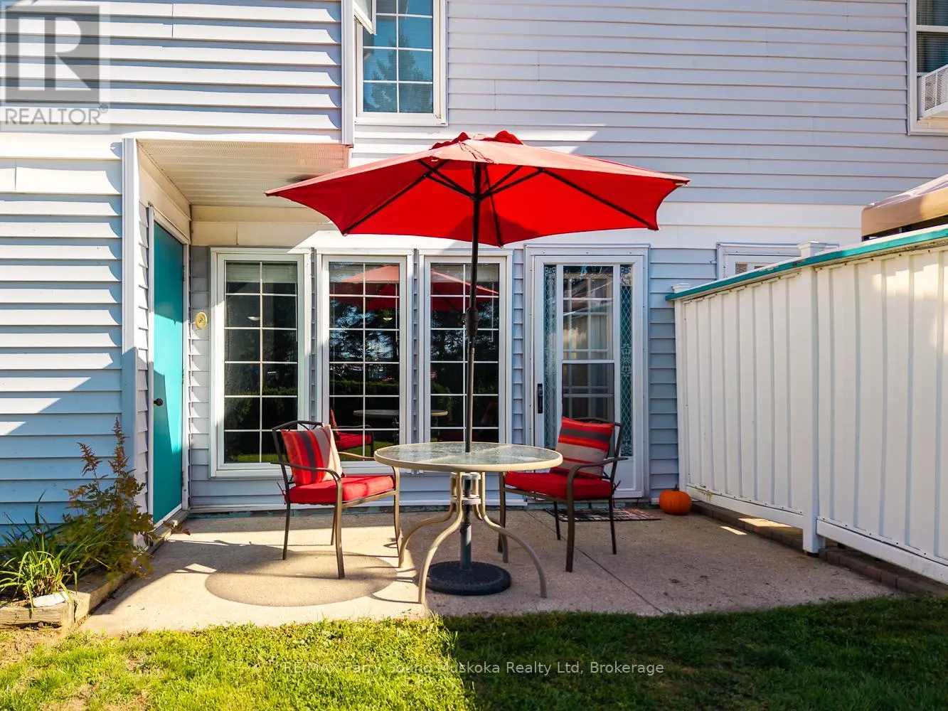18 GEORGIAN BAY AVENUE