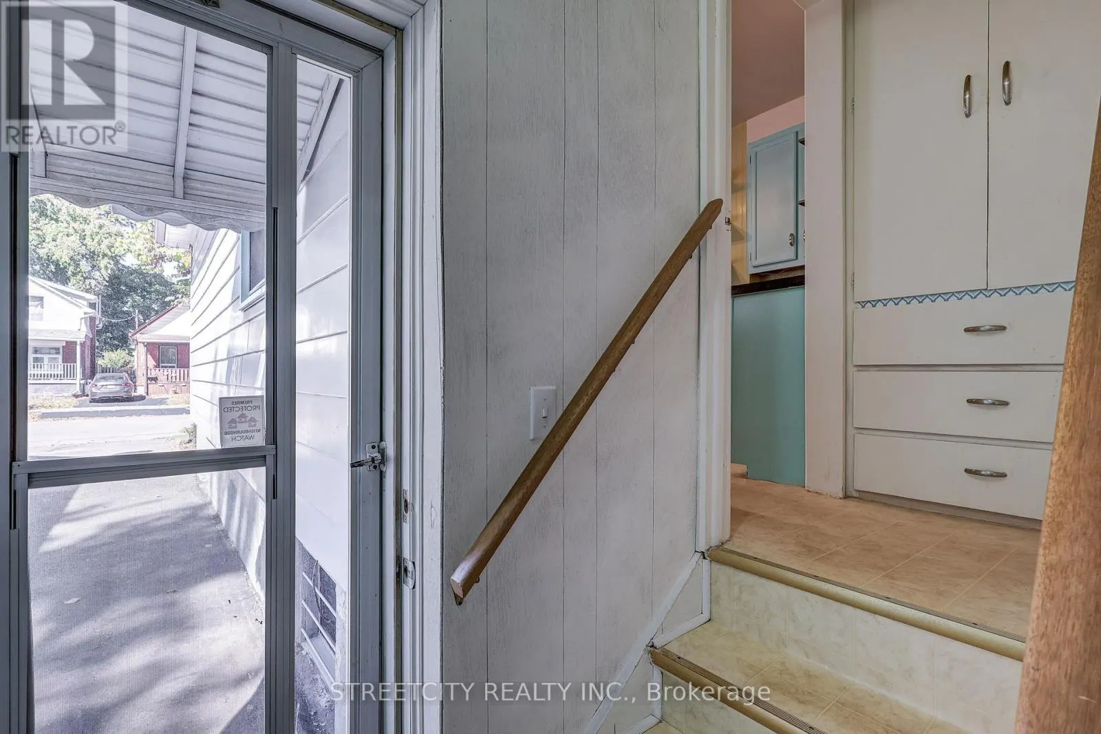 71 CONNAUGHT AVENUE