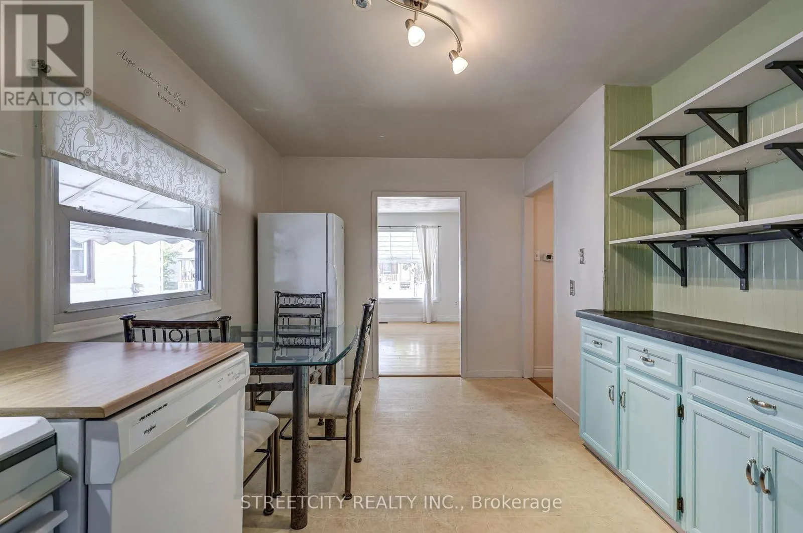 71 CONNAUGHT AVENUE