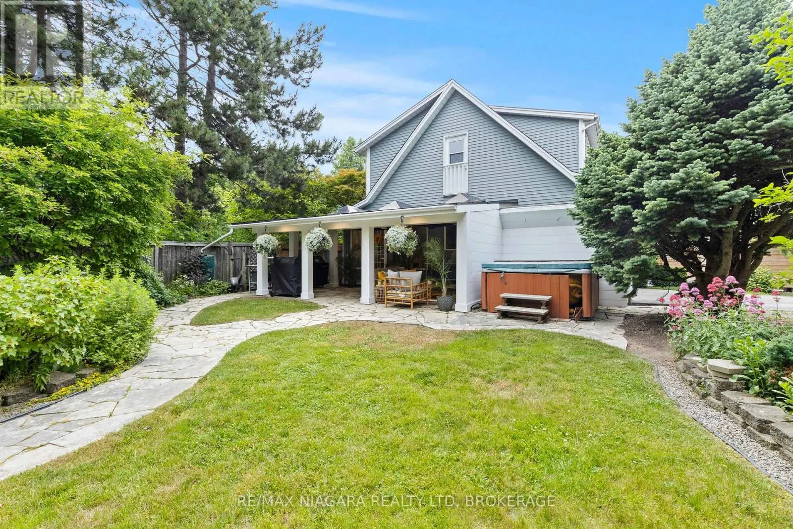 202 ANNE STREET