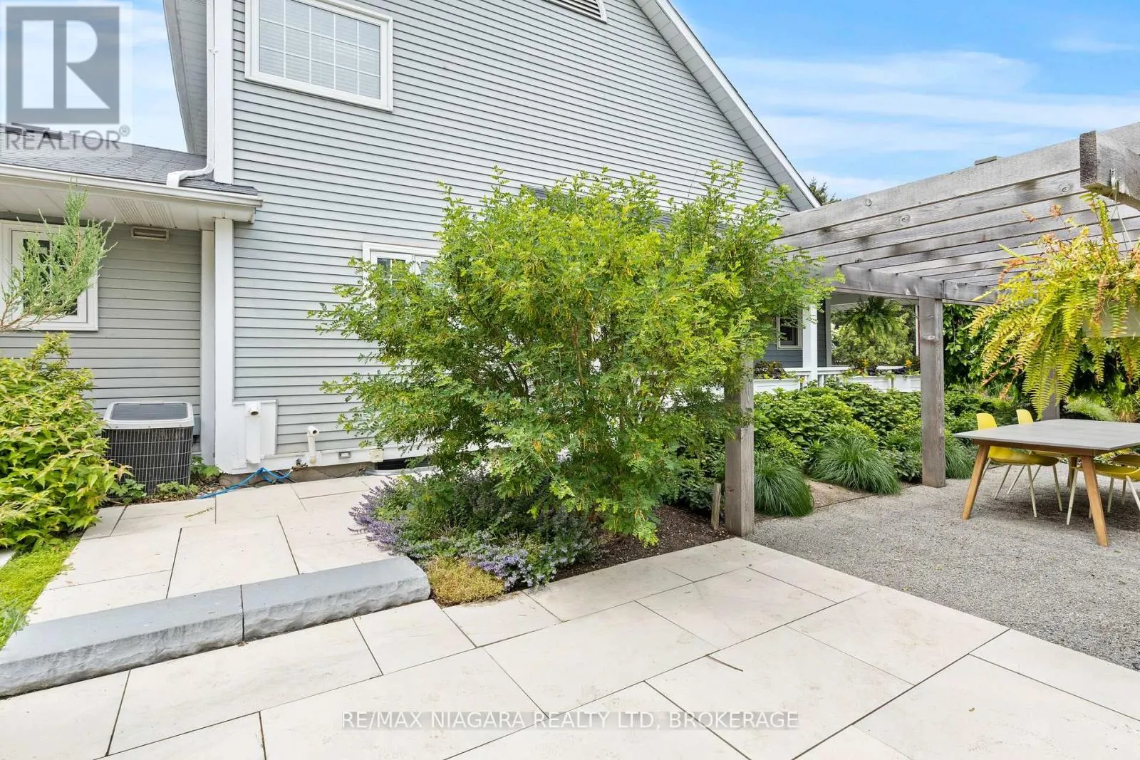 202 ANNE STREET