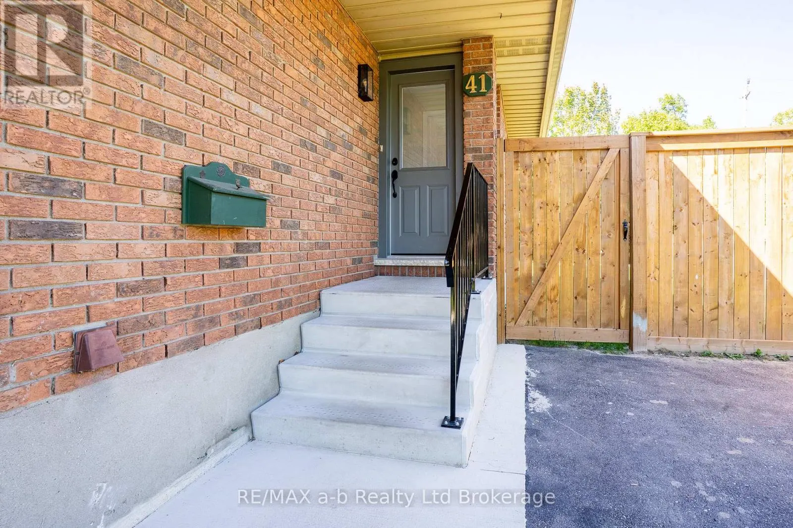 41 TROTTIER DRIVE