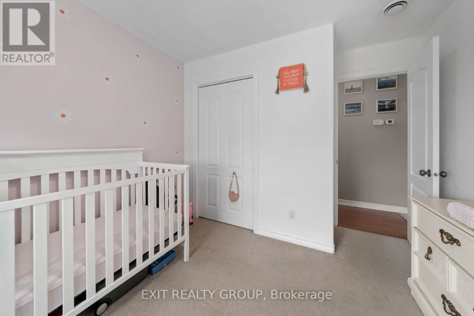 37 LAKEBREEZE COURT